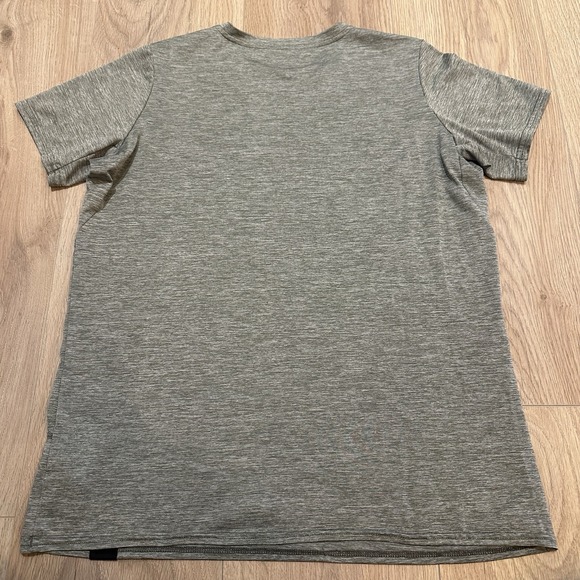 Patagonia Capilene Daily Women's Crew Neck T Shirt Size Medium. Mountain Print - Picture 7 of 7